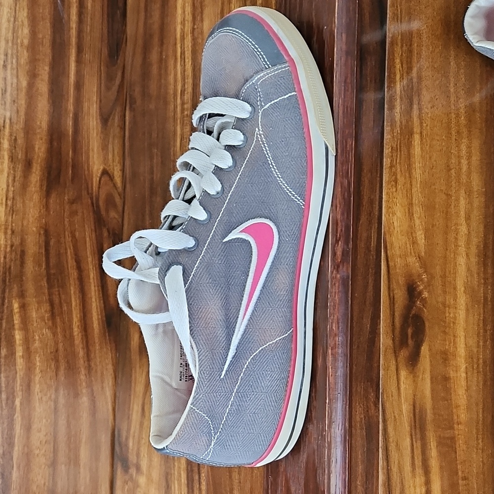 Nike Women Grey & Pink Shoes Sneakers 9.5 - Picture 2 of 9